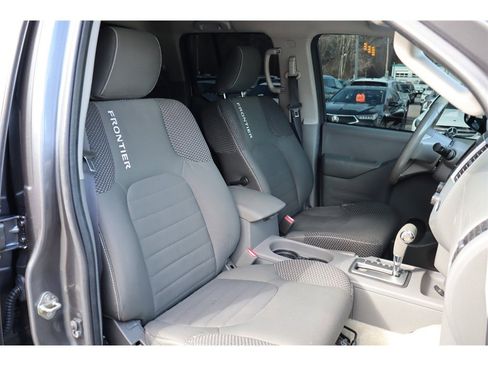 Used 2016 Nissan Frontier Desert Runner image 24