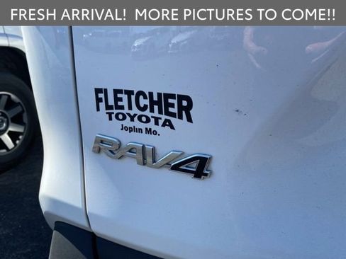 Certified 2021 Toyota RAV4 XLE w/ Convenience Package image 9