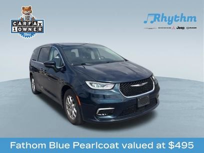 Used 2023 Chrysler Pacifica Touring-L