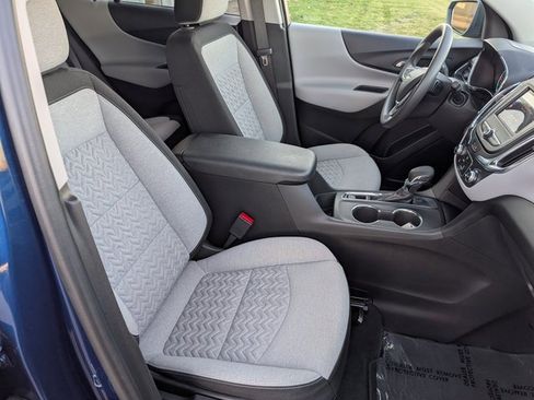 Used 2023 Chevrolet Equinox LS w/ LS Convenience Package image 4
