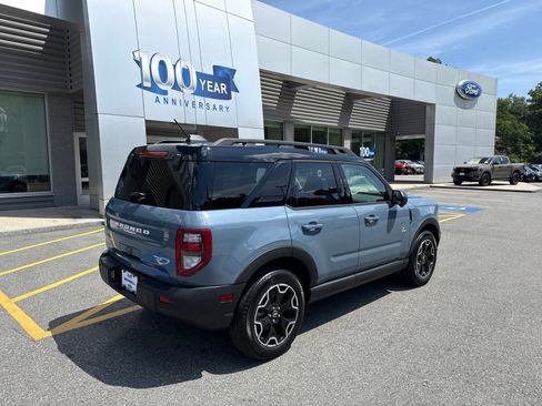 Used 2025 Ford Bronco Sport Outer Banks w/ Outer Banks Tech Package+ AWD/4WD image 2