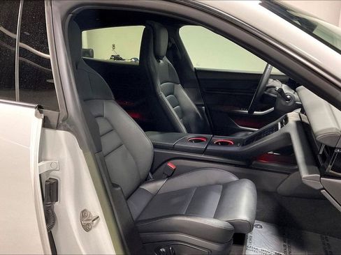 Used 2022 Porsche Taycan 4 Cross Turismo image 10