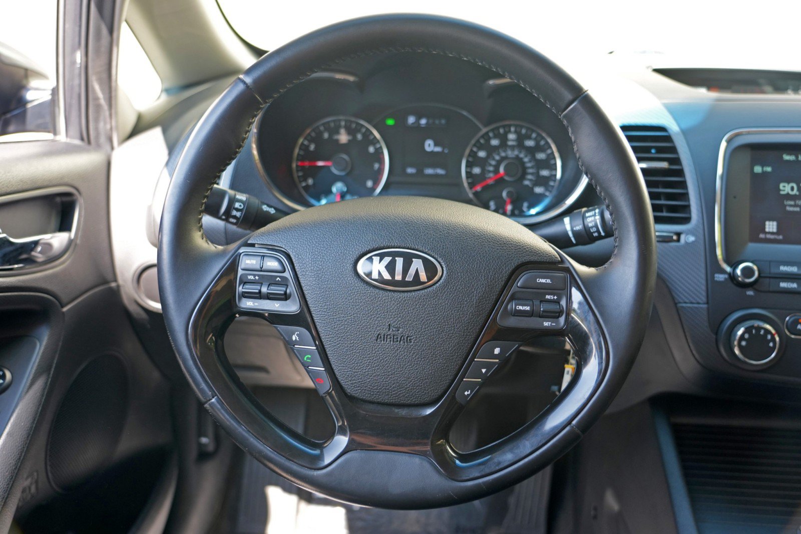 Used 2018 Kia Forte S FWD image 18