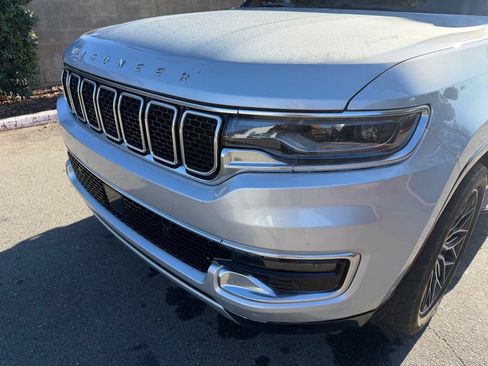 Used 2022 Jeep Wagoneer Series II RWD image 5