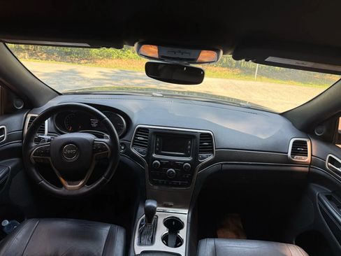 Used 2017 Jeep Grand Cherokee Limited image 17