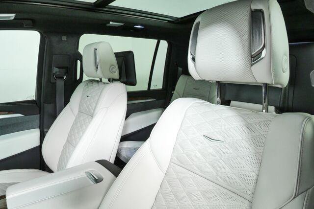 Certified 2026 Cadillac Escalade ESV Platinum Sport w/ LPO, ONYX Package AWD/4WD image 6