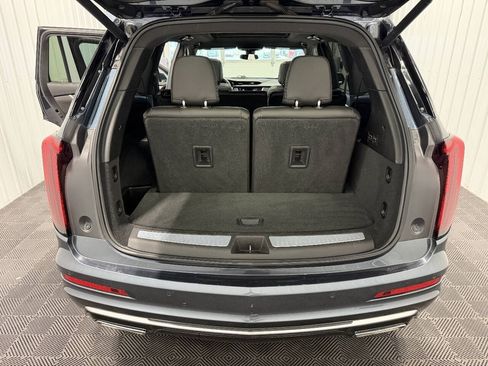 Used 2020 Cadillac XT6 Premium Luxury AWD/4WD image 16