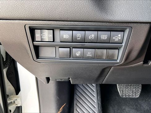 Used 2026 Toyota Tundra Limited AWD/4WD image 34