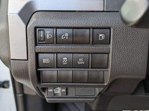 Used 2025 Toyota Tacoma TRD Sport AWD/4WD image 23