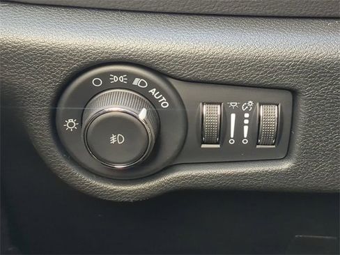 New 2026 Chrysler Pacifica Pinnacle w/ Trailer Tow Group image 33