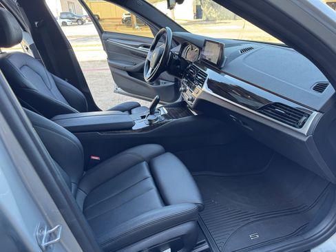 Used 2019 BMW 530i w/ Convenience Package image 25