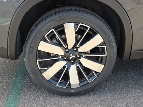 New 2026 Mitsubishi Outlander SE AWD/4WD image 8
