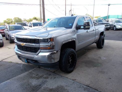 Used 2016 Chevrolet Silverado 1500 W/T w/ WT Convenience Package AWD/4WD image 6