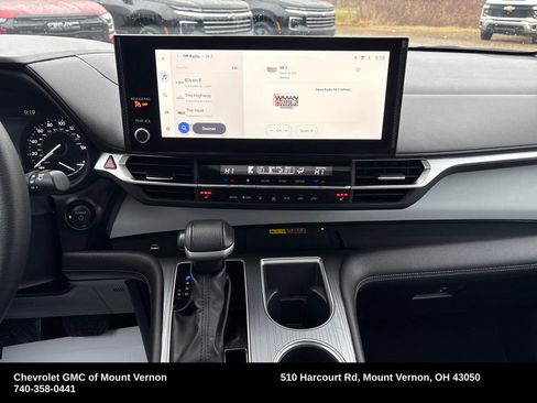 Used 2025 Toyota Sienna XLE image 18