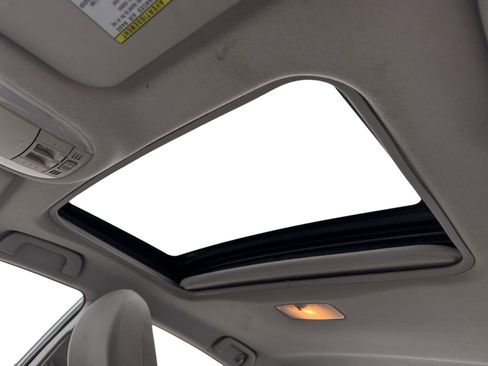 Used 2010 Toyota Corolla LE image 3