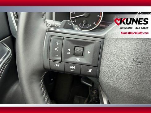 Used 2025 Nissan Rogue SV AWD/4WD image 15