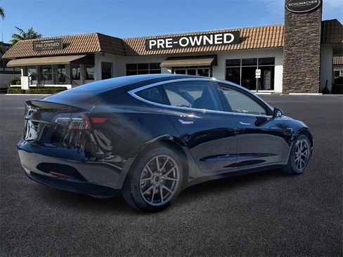Used 2019 Tesla Model 3 Standard Range Plus image 7