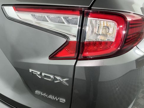 Used 2024 Acura RDX SH-AWD image 11
