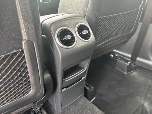 Used 2025 Mercedes-Benz GLB 250 4MATIC image 24