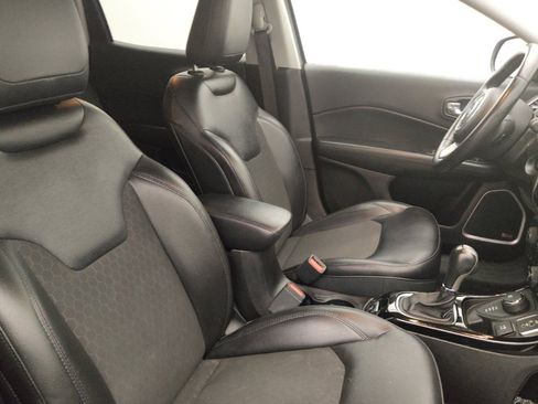Used 2018 Jeep Compass Latitude w/ Popular Equipment Group AWD/4WD image 21