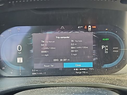 Used 2023 Volvo C40 P8 Recharge Ultimate image 17