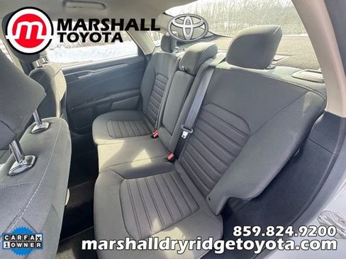 Used 2019 Ford Fusion SE image 12
