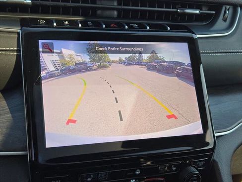 Certified 2024 Jeep Grand Cherokee Limited AWD/4WD image 31