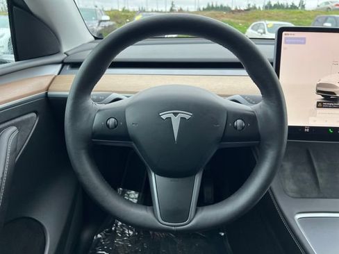 Used 2023 Tesla Model Y Long Range image 19