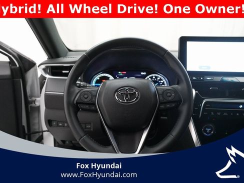 Used 2024 Toyota Venza XLE image 4