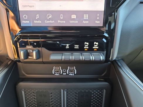 New 2026 RAM 2500 Laramie AWD/4WD image 30
