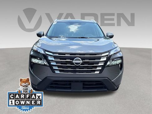 Used 2024 Nissan Rogue SV w/ SV Premium Package FWD image 2