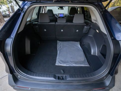 Used 2023 Toyota RAV4 XLE AWD/4WD image 20
