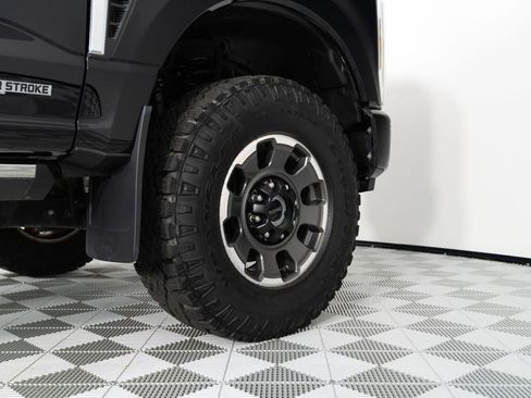 Used 2024 Ford F350 Platinum w/ Tremor Off-Road Package AWD/4WD image 23