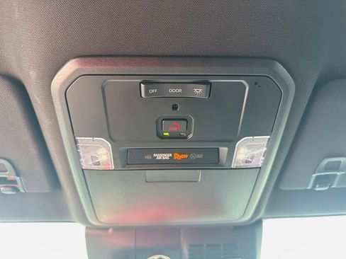 Used 2025 Toyota Tacoma TRD Off-Road image 28