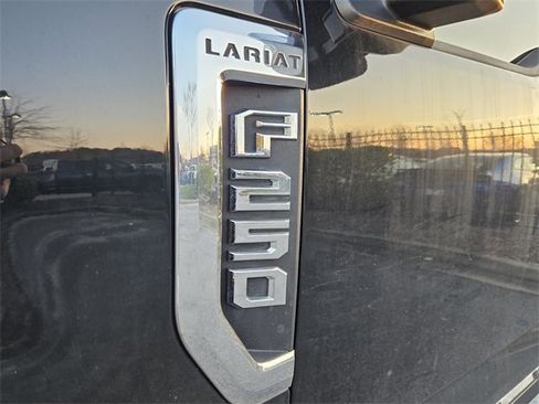 Used 2017 Ford F250 Lariat w/ Chrome Package image 8