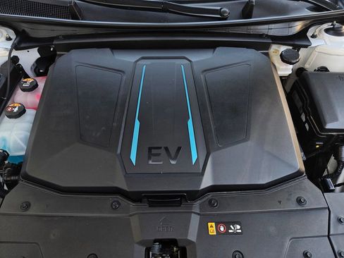 Used 2024 Hyundai Ioniq 5 SE image 32