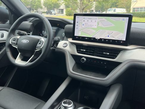 New 2027 Ford Explorer Active w/ Active Comfort Package RWD image 3