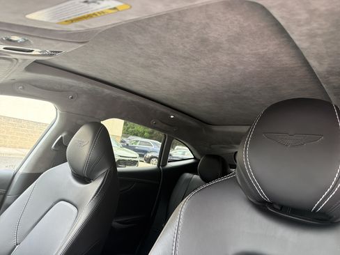 Used 2021 Aston Martin DBX AWD/4WD image 16