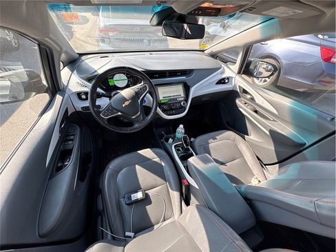 Used 2018 Chevrolet Bolt Premier w/ Driver Confidence II Package FWD image 5