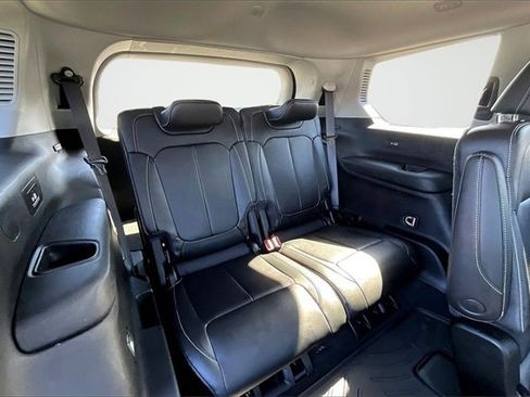 Used 2023 Jeep Grand Cherokee L Limited image 25