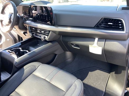 New 2025 Chevrolet Suburban RST w/ Advanced Technology Package image 23