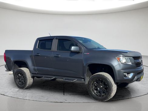 Used 2017 Chevrolet Colorado Z71 AWD/4WD image 3
