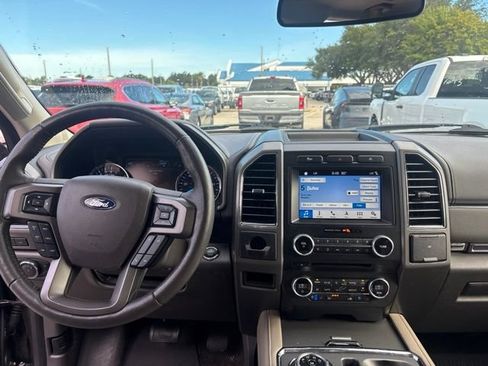 Used 2018 Ford Expedition Max XLT w/ Equipment Group 202A RWD image 11