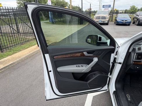 Used 2018 Audi Q5 2.0T Premium Plus AWD/4WD image 25