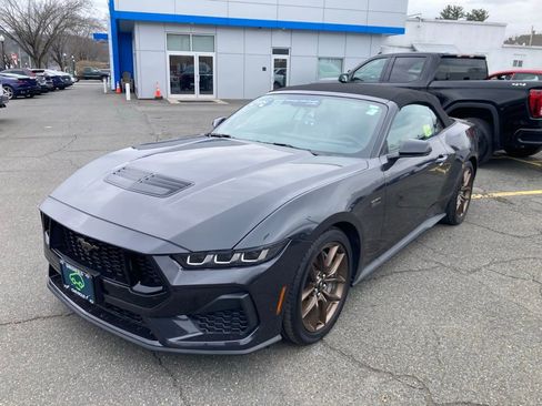 Used 2024 Ford Mustang GT Premium image 3