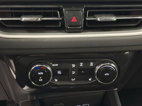 Used 2024 Chevrolet TrailBlazer LT w/ Convenience Package image 24