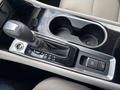 Used 2021 Nissan Altima 2.5 SV w/ SV Premium Package image 19