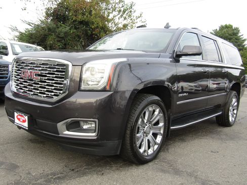 Used 2016 GMC Yukon XL Denali w/ Open Road Package image 3