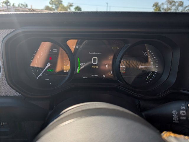 Used 2024 Jeep Wrangler Unlimited w/ Dual Top Group AWD/4WD image 15