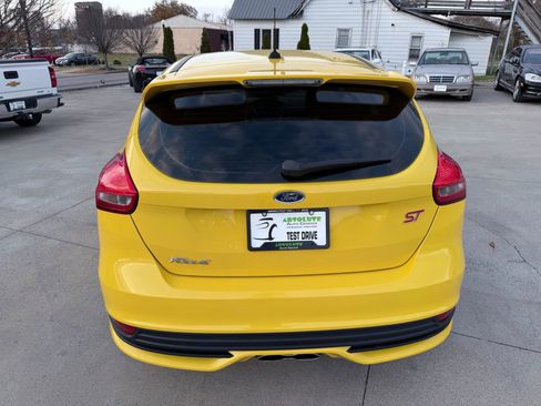 Used 2017 Ford Focus ST w/ Equipment Group 402A image 4